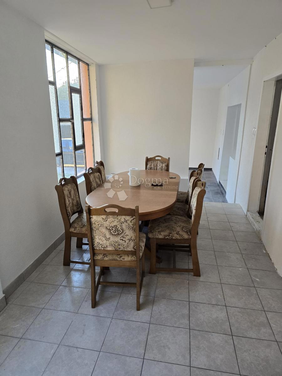 Hiša Opatovac, Lovas, 148m2