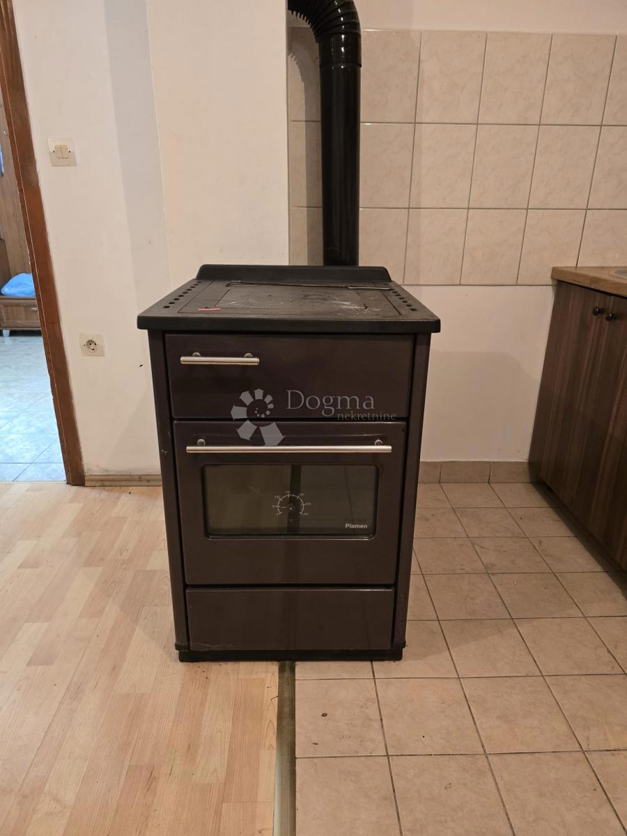 Hiša Opatovac, Lovas, 148m2