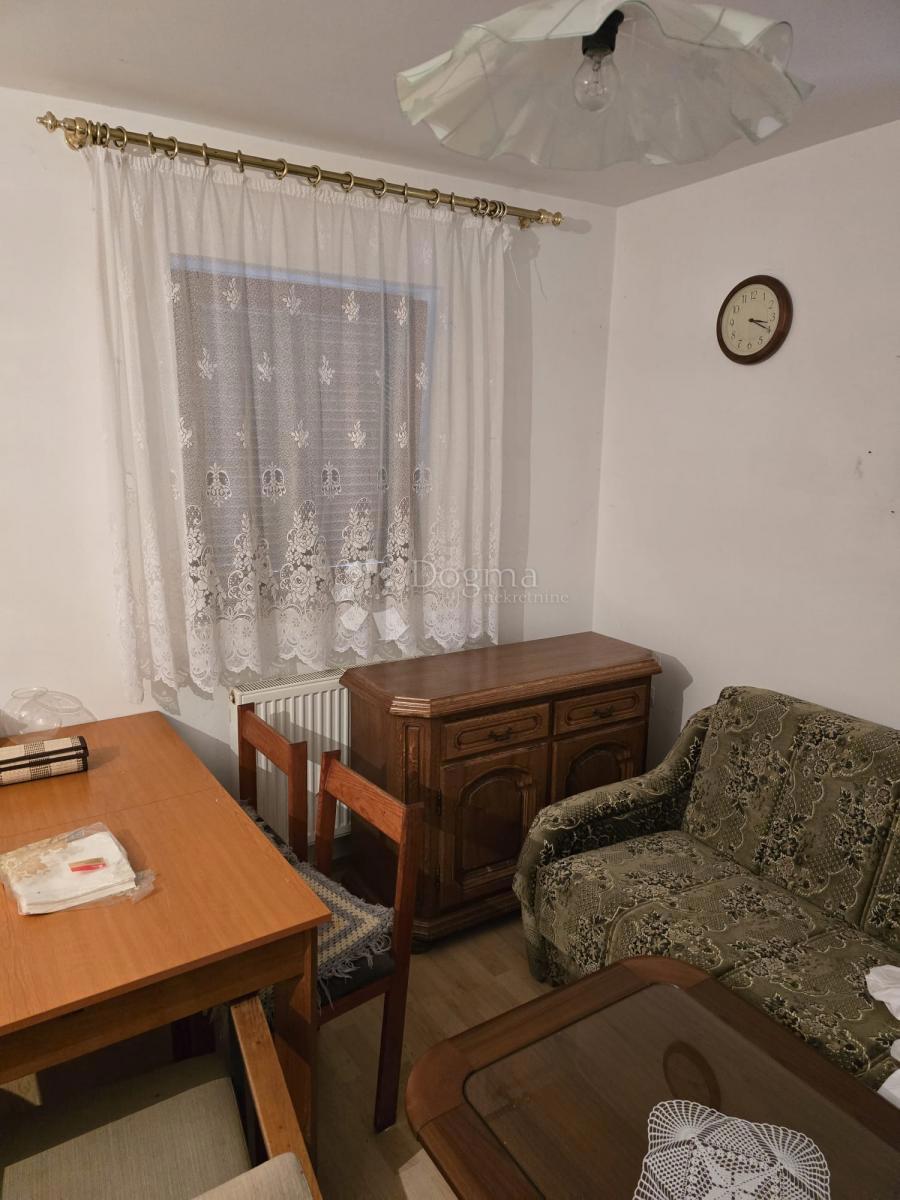 Hiša Opatovac, Lovas, 148m2