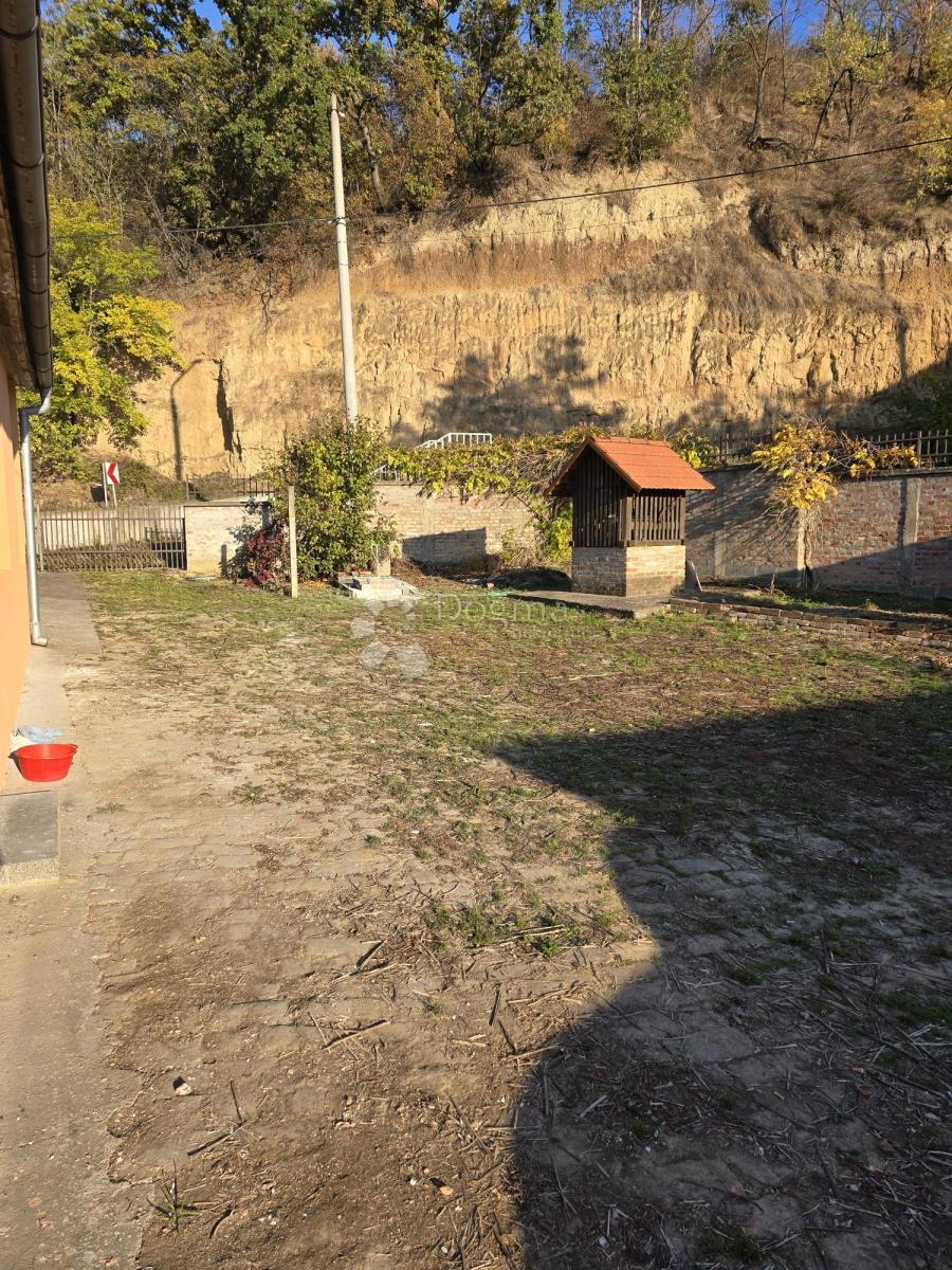 Hiša Opatovac, Lovas, 148m2