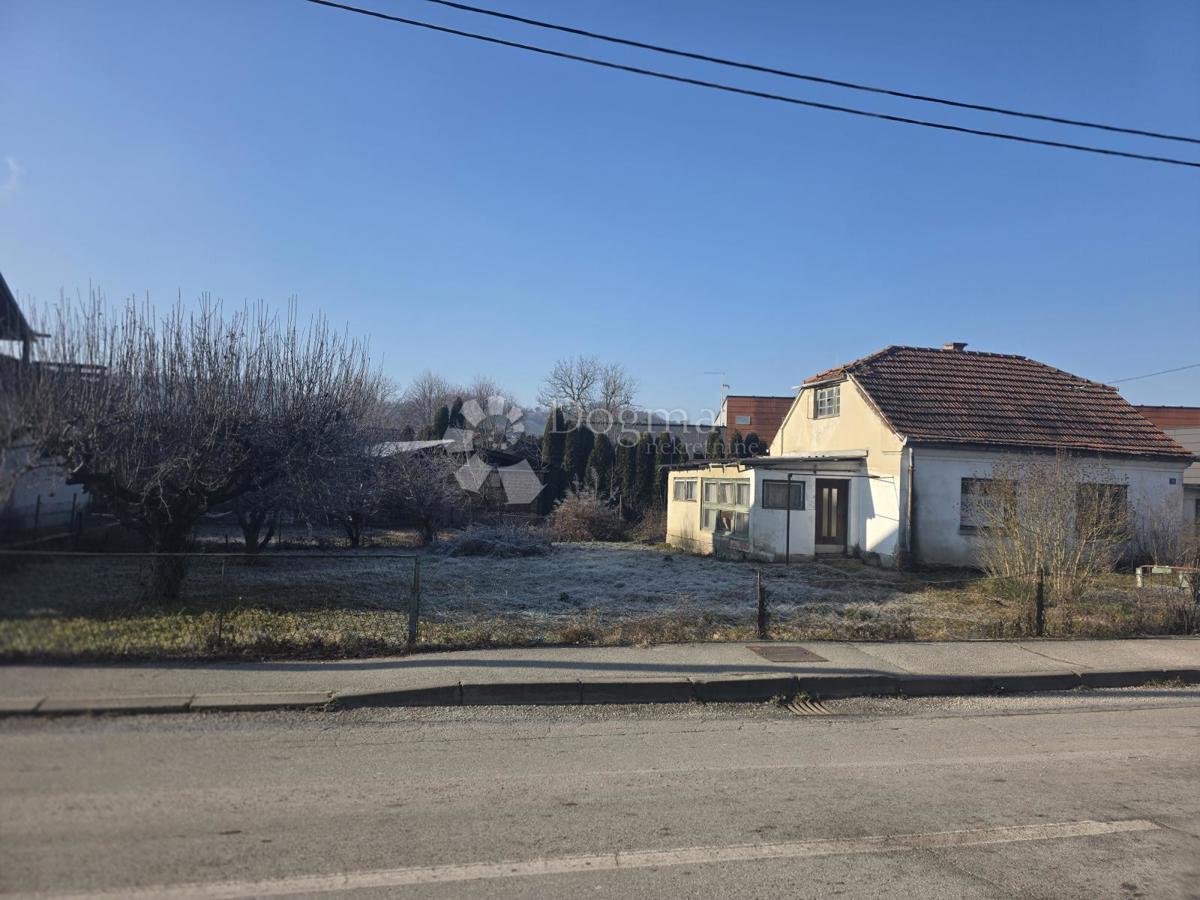 Zazidljivo zemljišče Sveti Križ Začretje, 823m2