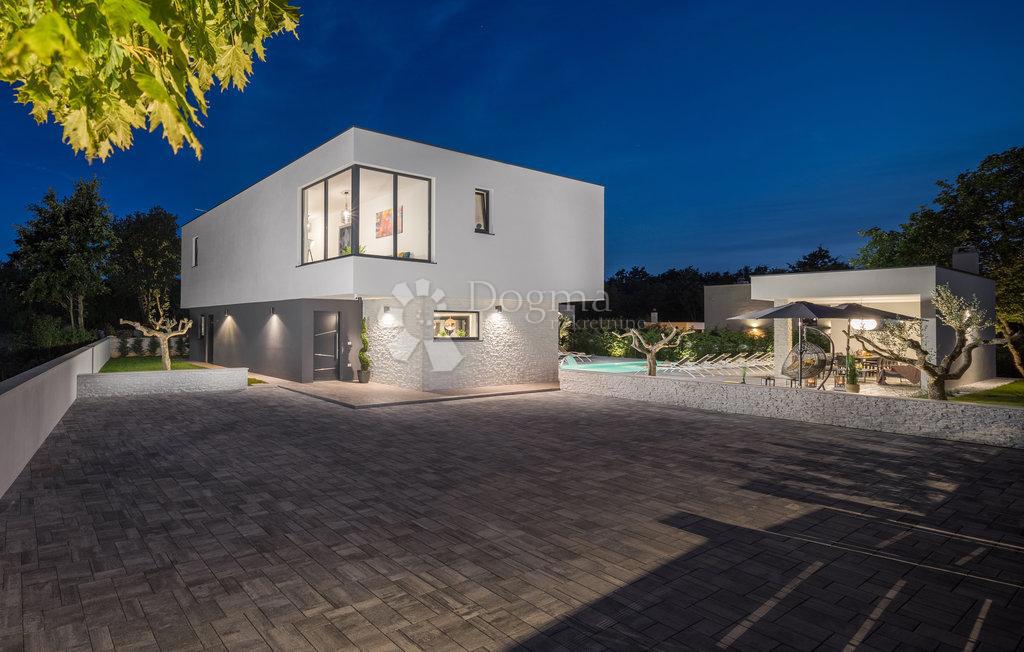 Hiša Svetvinčenat, 308m2