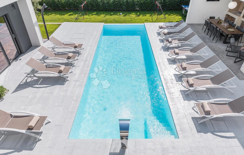 Hiša Svetvinčenat, 308m2