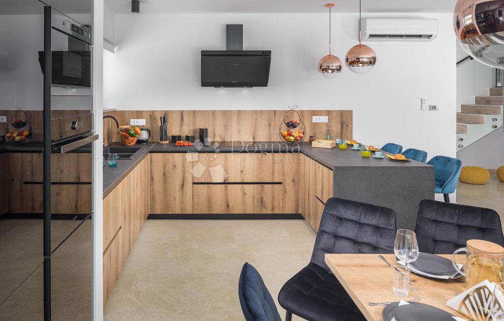 Hiša Svetvinčenat, 308m2