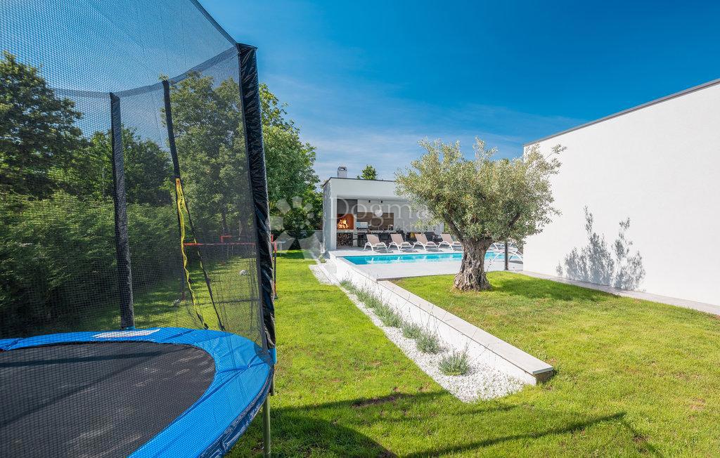 Hiša Svetvinčenat, 308m2