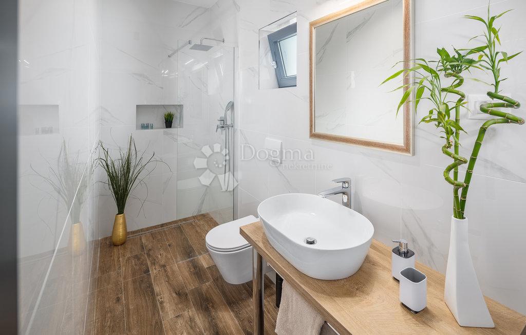 Hiša Svetvinčenat, 308m2