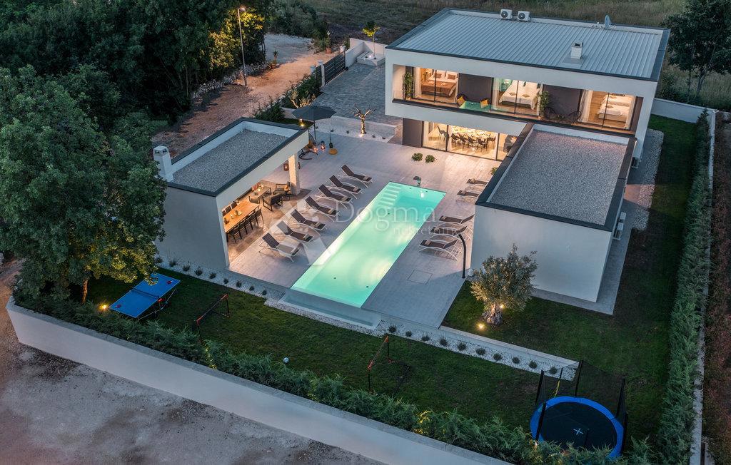 Hiša Svetvinčenat, 308m2