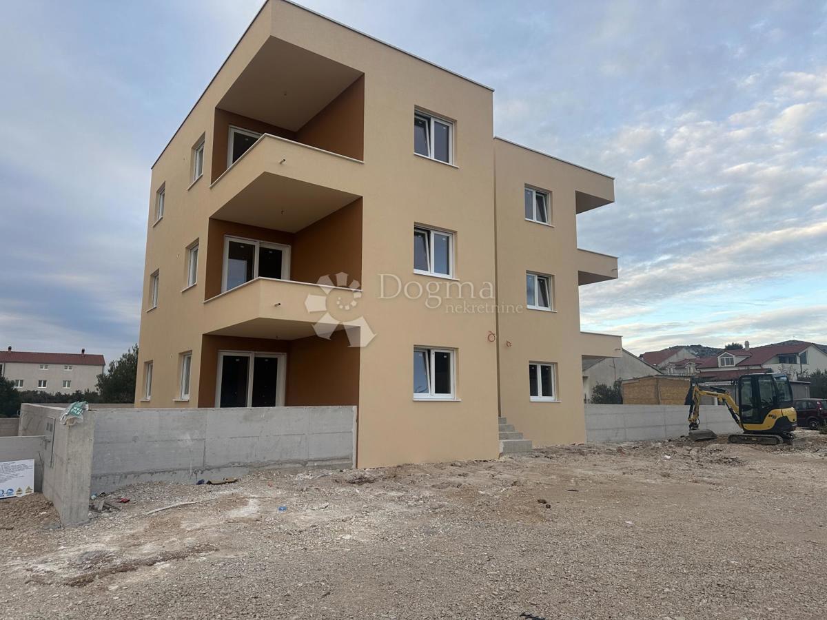 Stanovanje Donje Ražine, Šibenik, 67,64m2