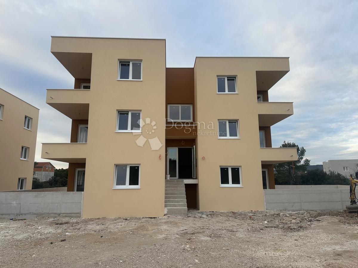 Stanovanje Donje Ražine, Šibenik, 67,64m2