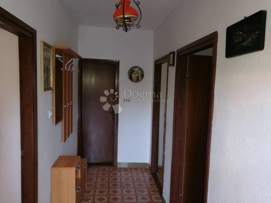 Hiša Tribunj, 185m2