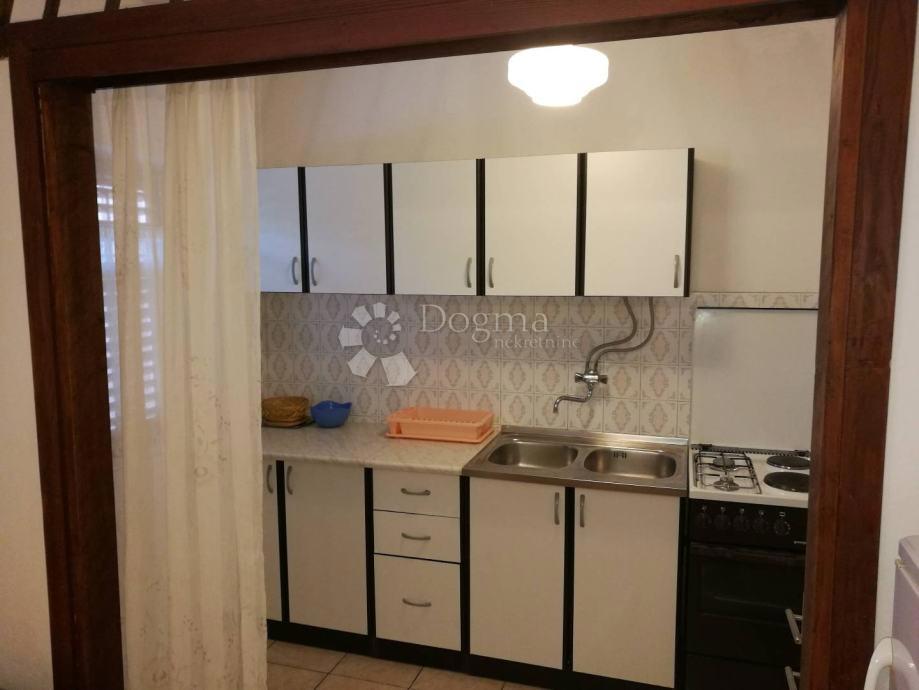 Hiša Tribunj, 185m2