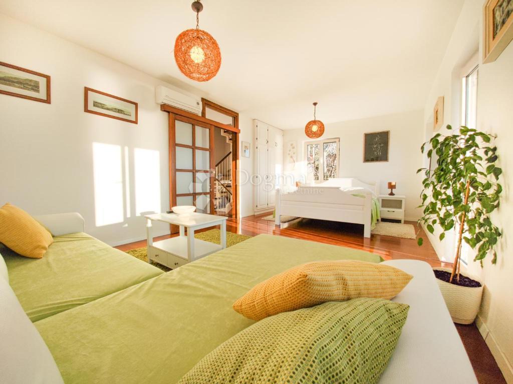 Hiša Bast, Baška Voda, 130m2