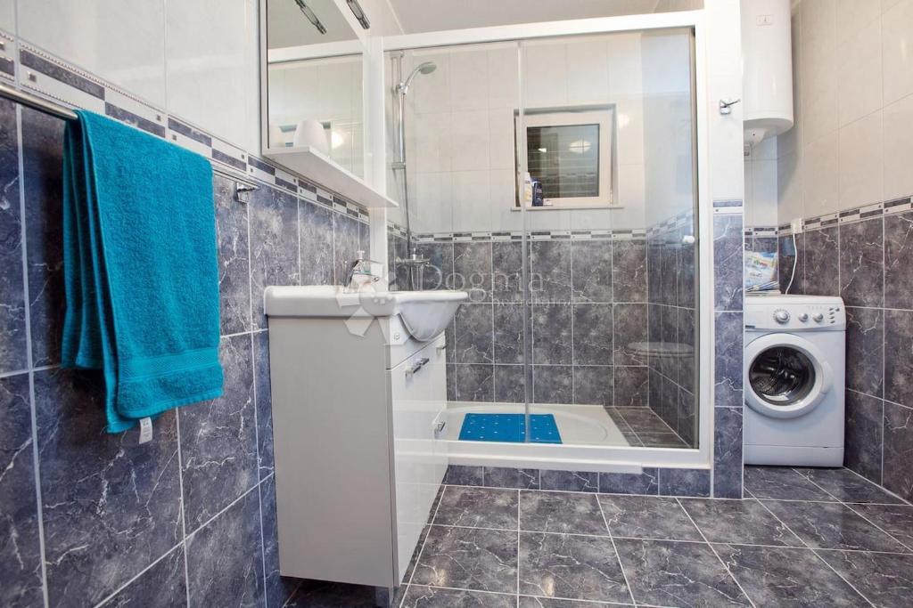 Hiša Bast, Baška Voda, 130m2