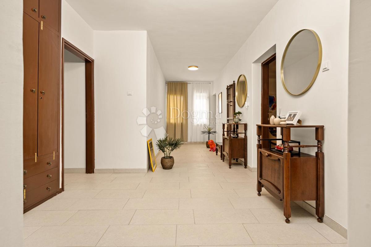 Stanovanje Sv. Polikarp / Sisplac, Pula, 157m2