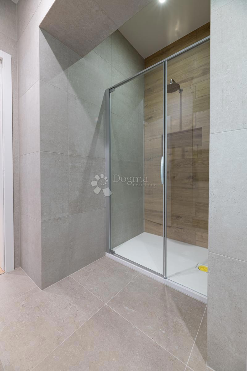 CENTER ZAGREBA, LUKSUZNO NOVO RENOVIRANO STANOVANJE