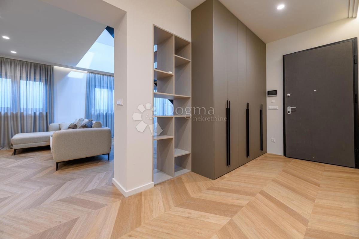 CENTER ZAGREBA, LUKSUZNO NOVO RENOVIRANO STANOVANJE