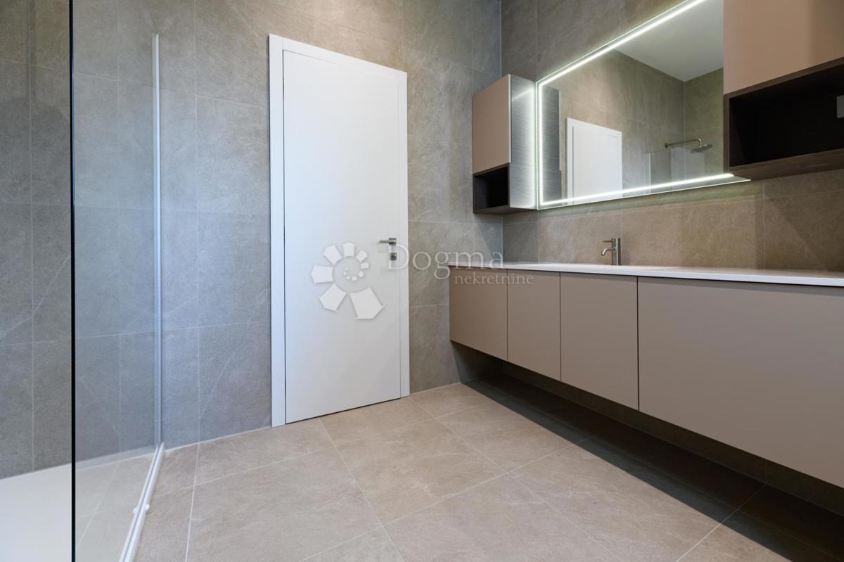 CENTER ZAGREBA, LUKSUZNO NOVO RENOVIRANO STANOVANJE