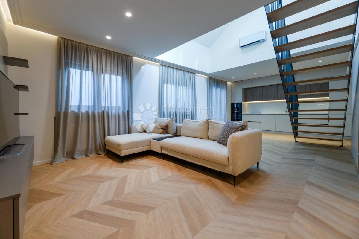 CENTER ZAGREBA, LUKSUZNO NOVO RENOVIRANO STANOVANJE