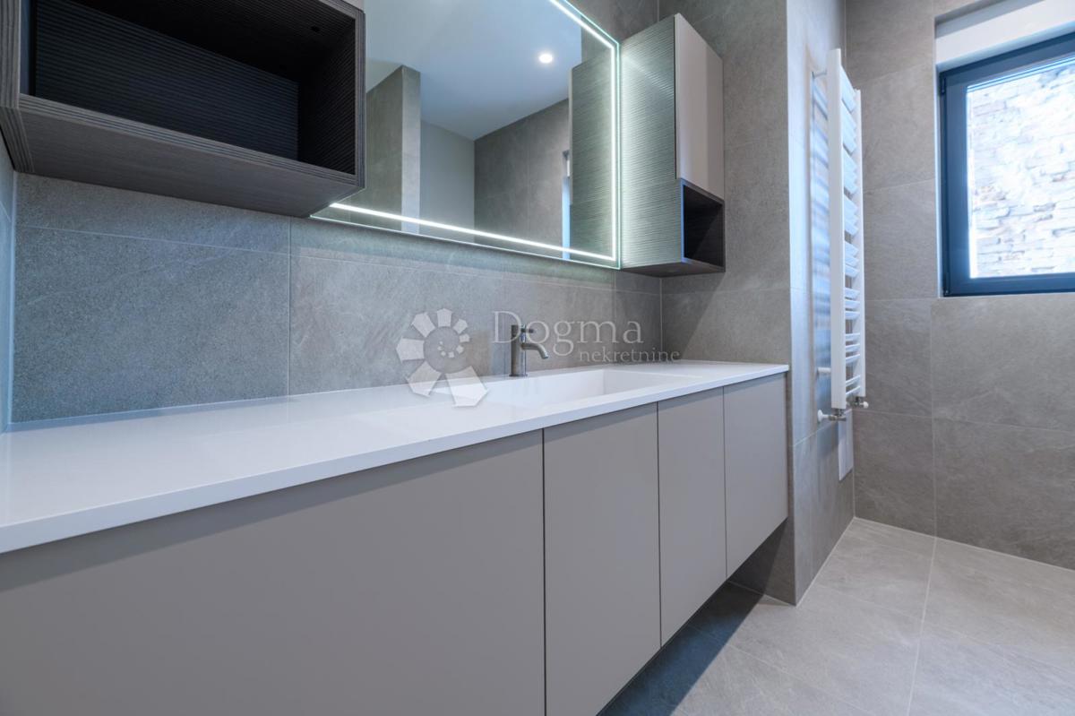 CENTER ZAGREBA, LUKSUZNO NOVO RENOVIRANO STANOVANJE