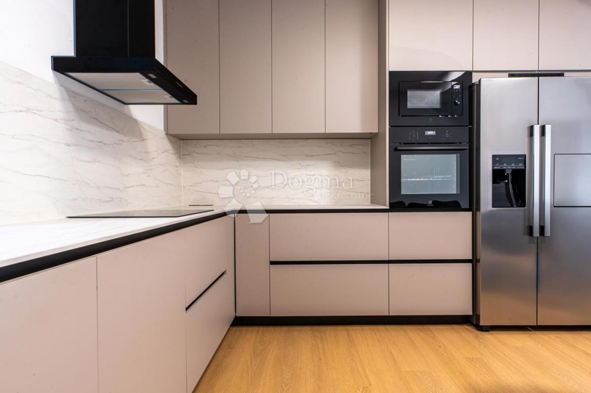 Hiša Vlaškovec, Jastrebarsko - Okolica, 217m2