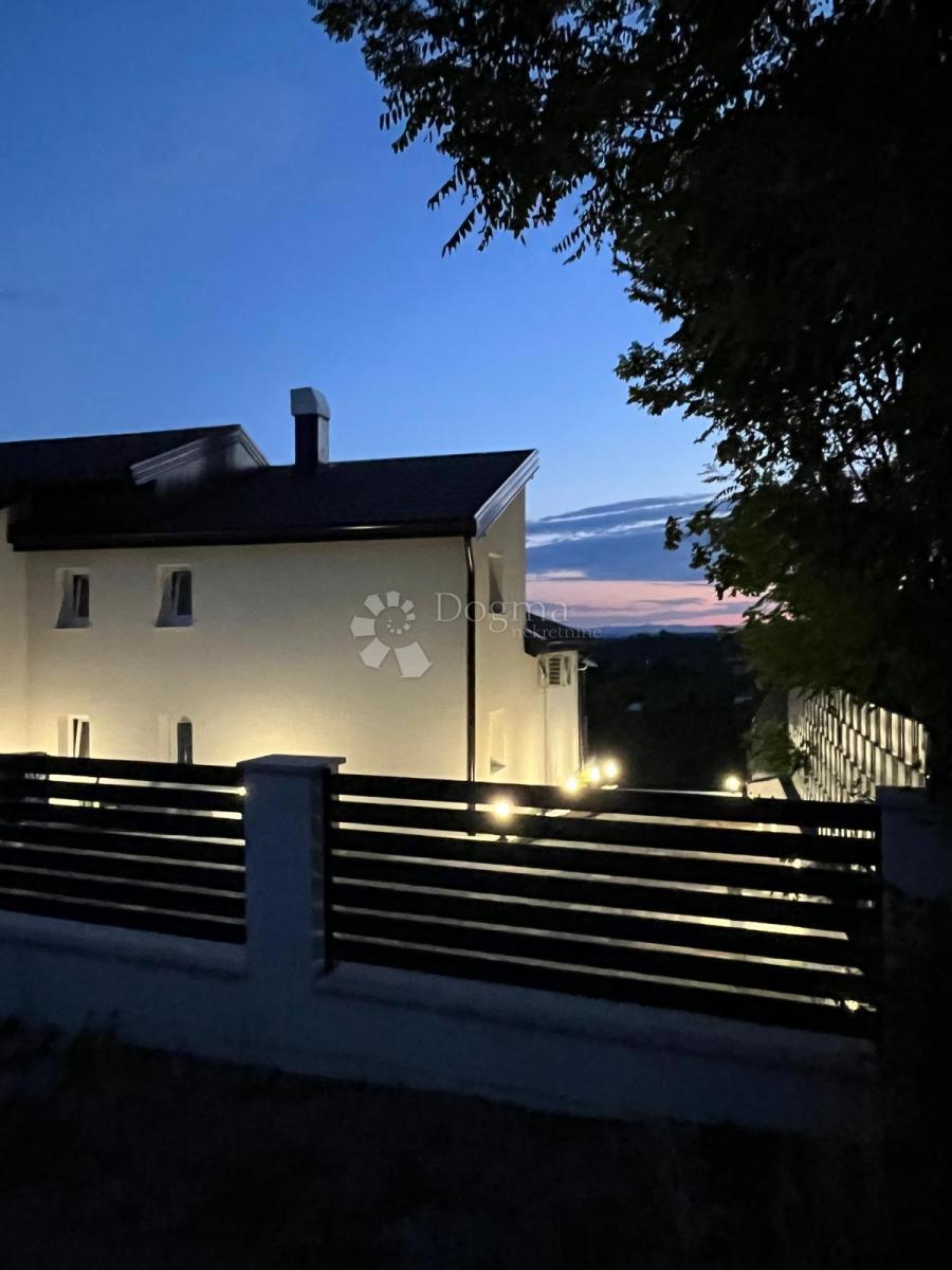 Hiša Vlaškovec, Jastrebarsko - Okolica, 217m2