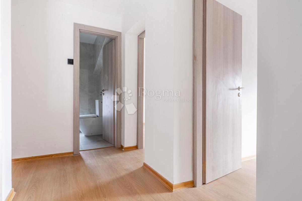 Hiša Vlaškovec, Jastrebarsko - Okolica, 217m2