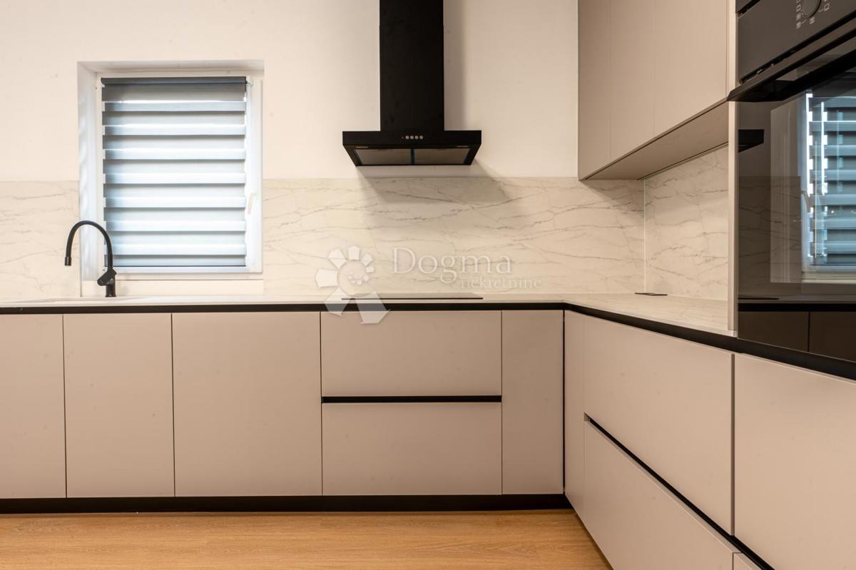 Hiša Vlaškovec, Jastrebarsko - Okolica, 217m2