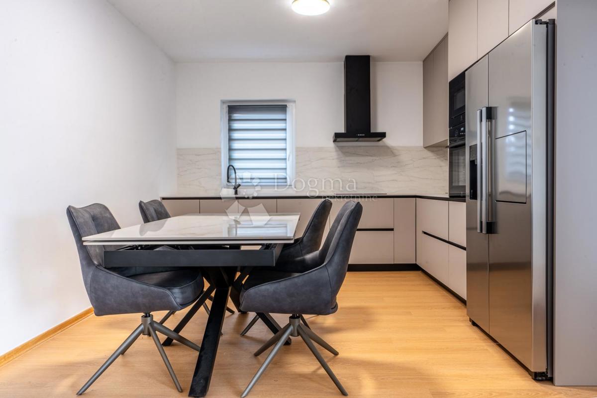 Hiša Vlaškovec, Jastrebarsko - Okolica, 217m2