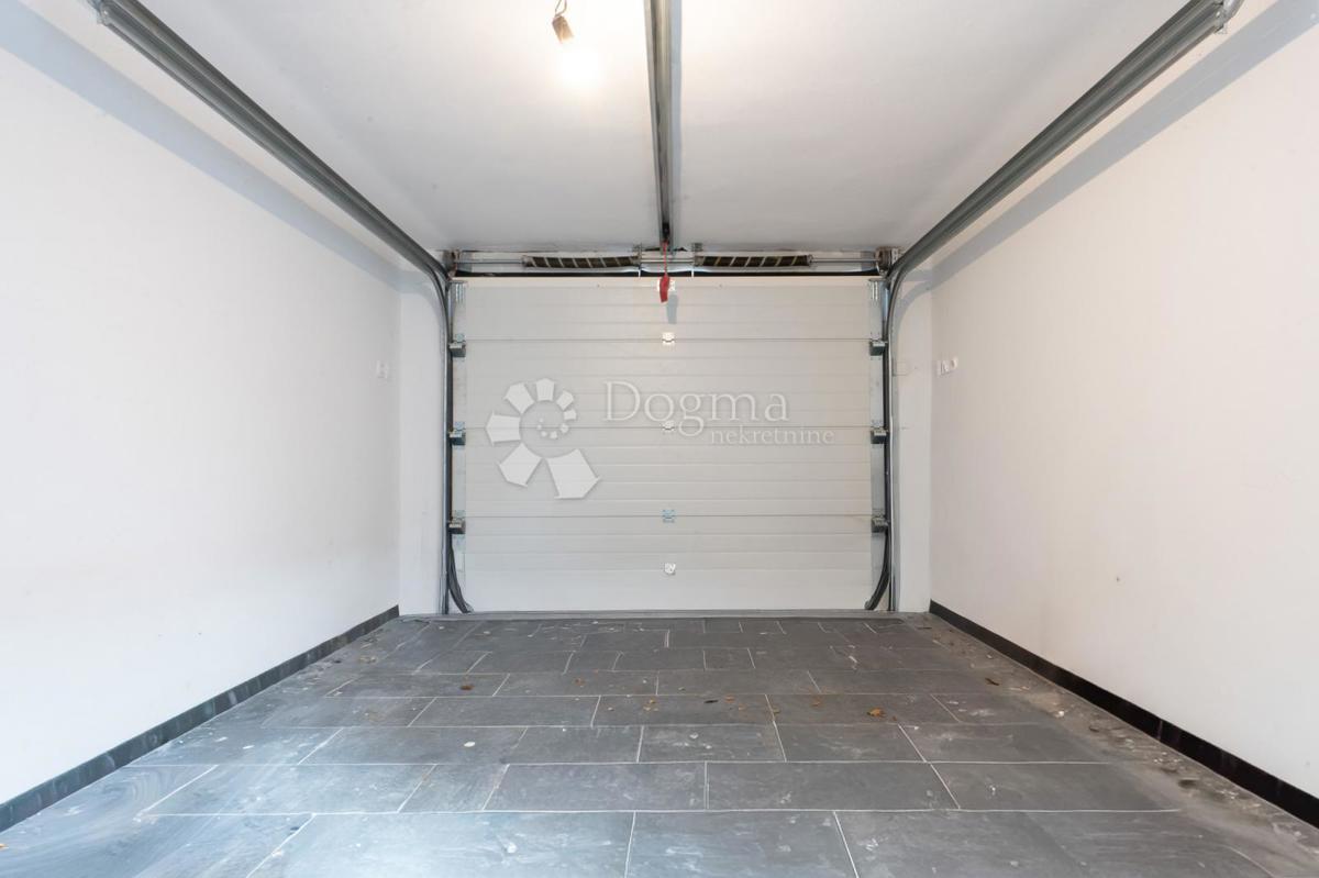 Hiša Vlaškovec, Jastrebarsko - Okolica, 217m2