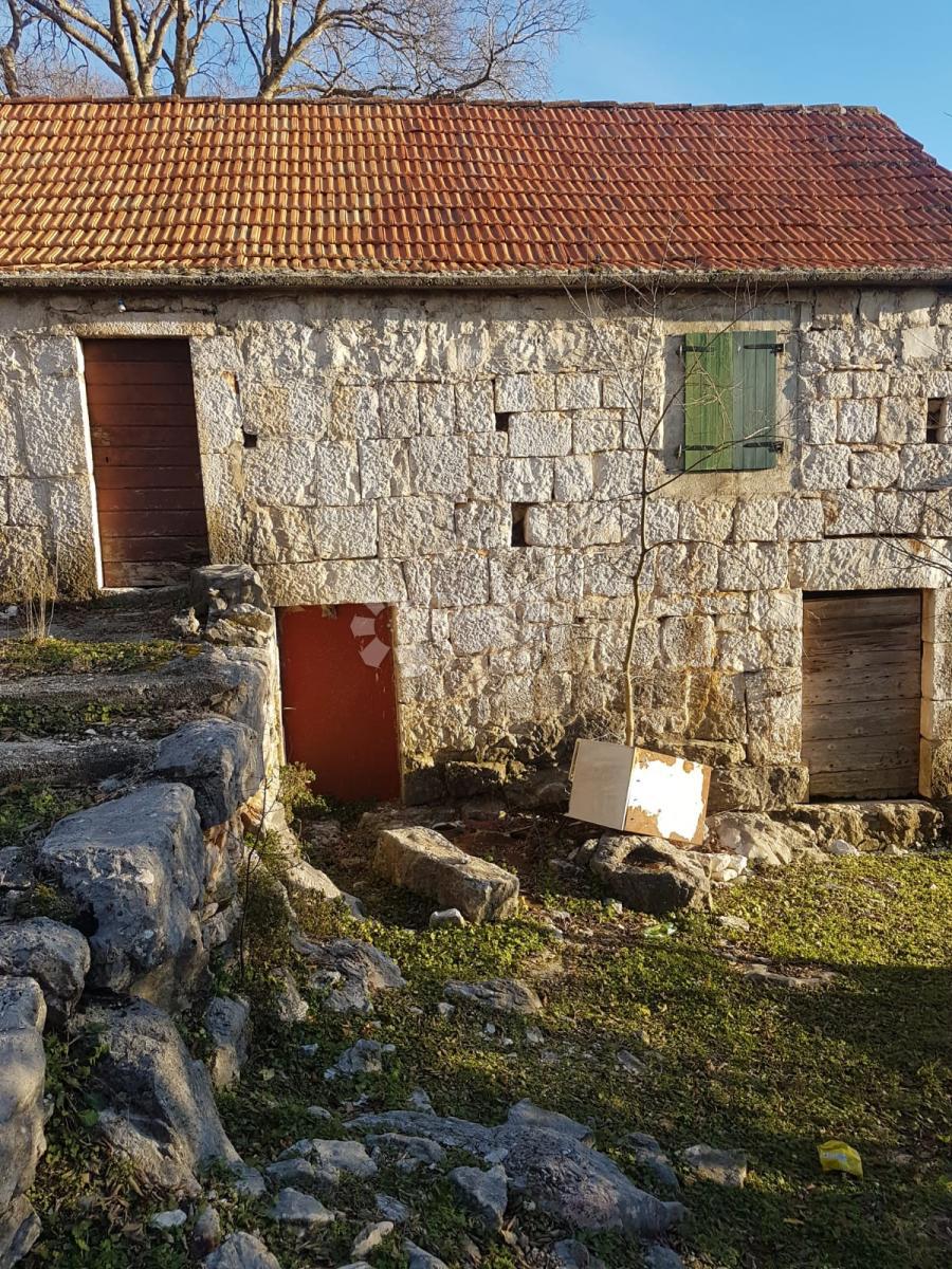 Zazidljivo zemljišče Korušce, Klis, 3.500m2