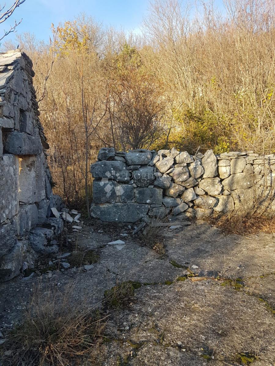 Zazidljivo zemljišče Korušce, Klis, 3.500m2