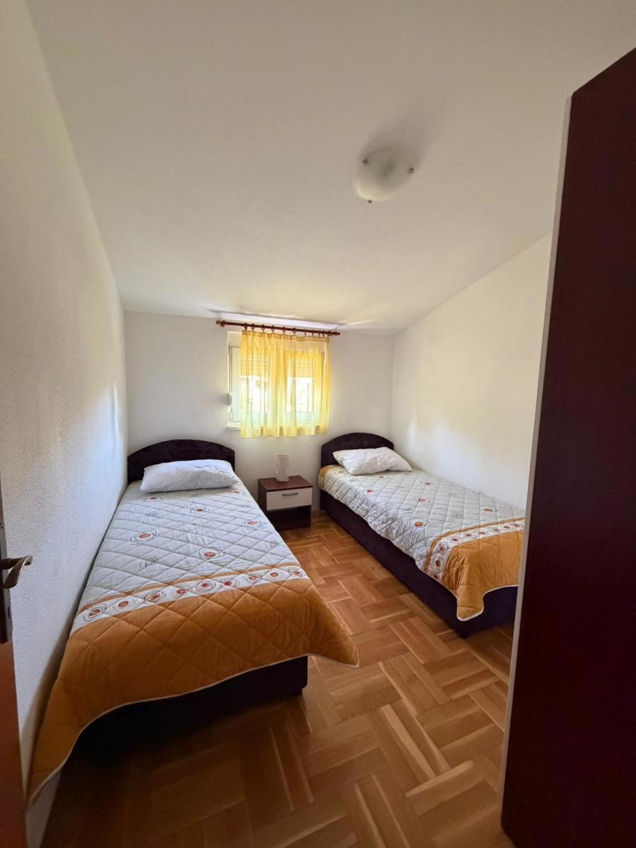 Stanovanje Okrug Gornji, Okrug, 72m2