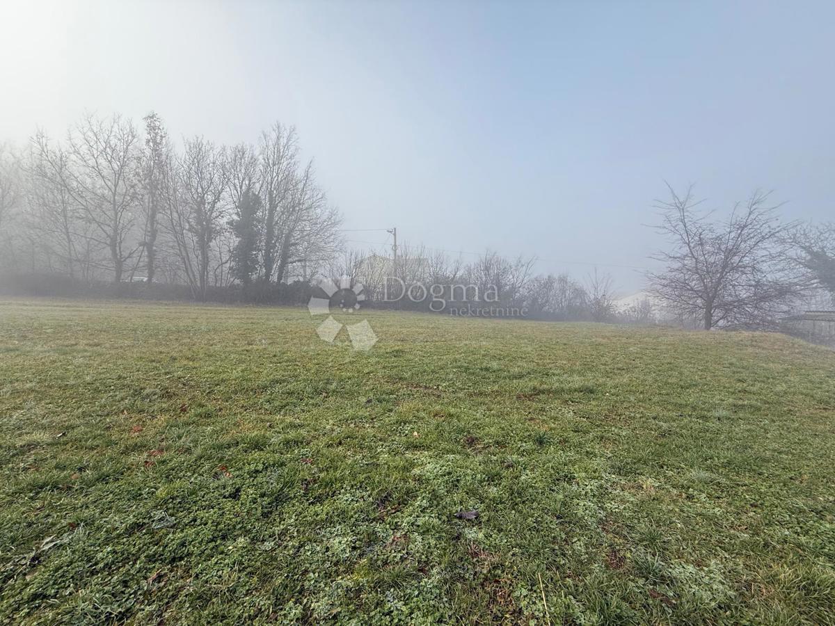 Zazidljivo zemljišče Labin, 1.200m2