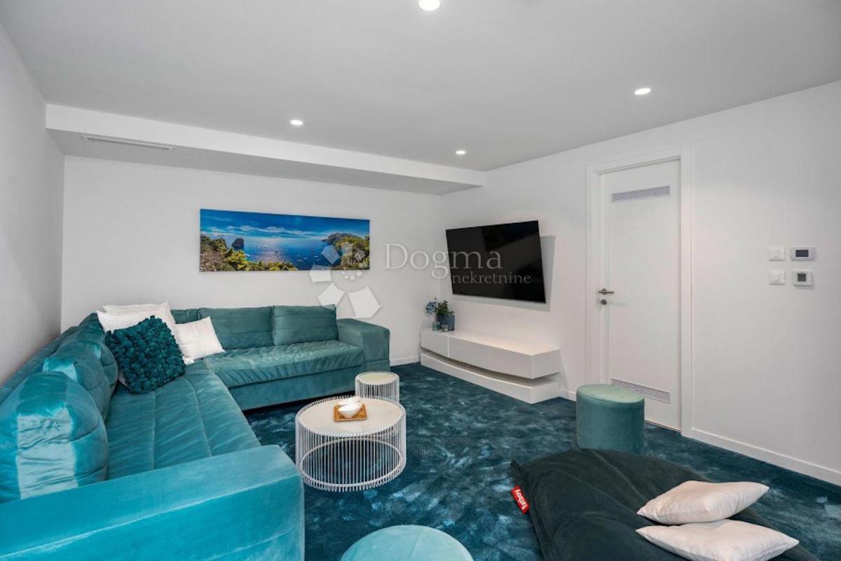 Hiša Jesenice, Dugi Rat, 105m2