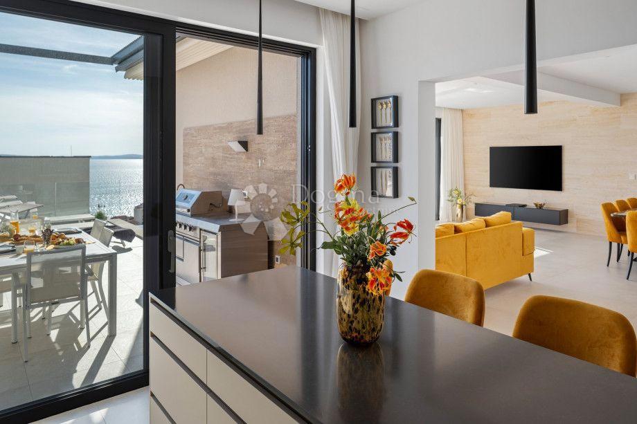 Hiša Jesenice, Dugi Rat, 105m2