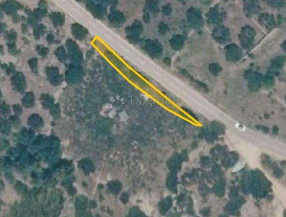 Zazidljivo zemljišče Tribunj, 566,16m2