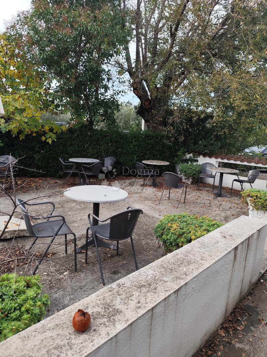 Poslovni prostor Raslina, Šibenik - Okolica, 247m2