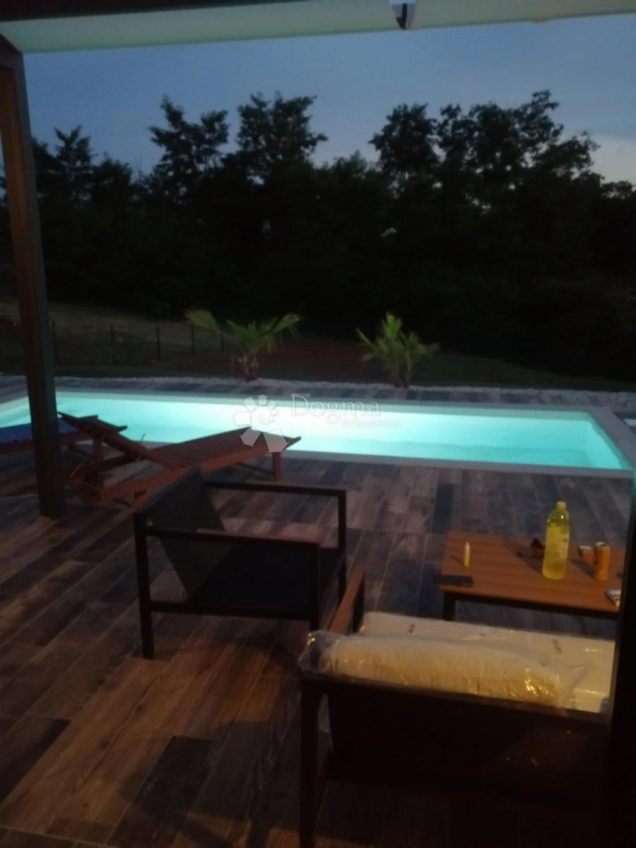 Hiša Višnjan, 66m2