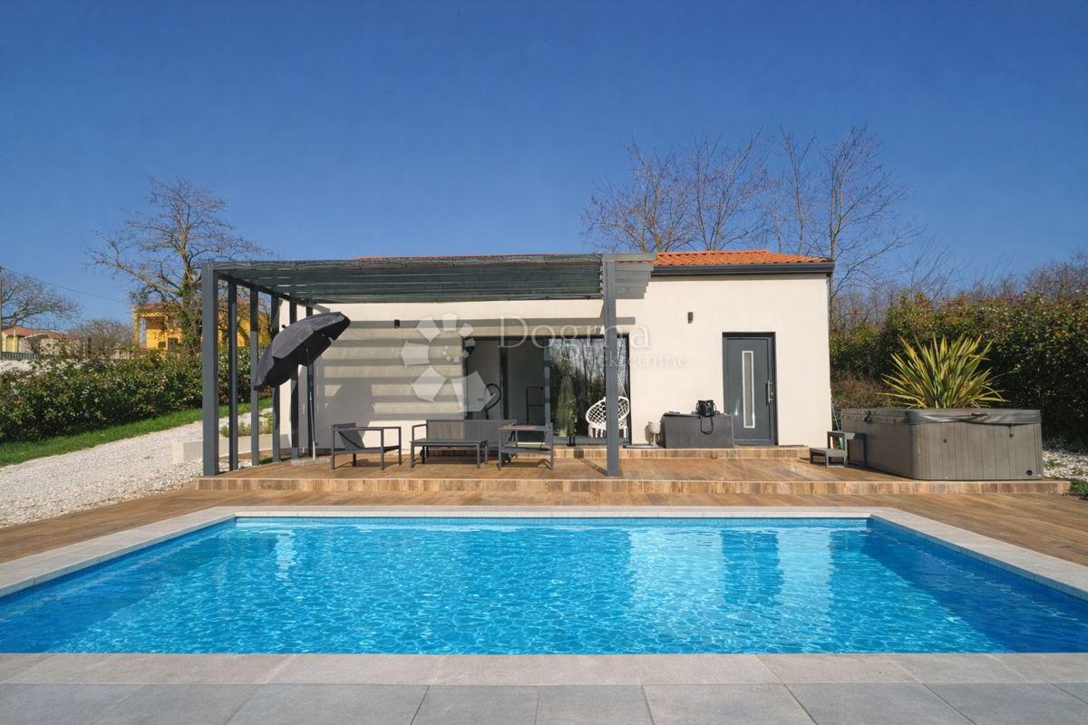 Hiša Višnjan, 66m2