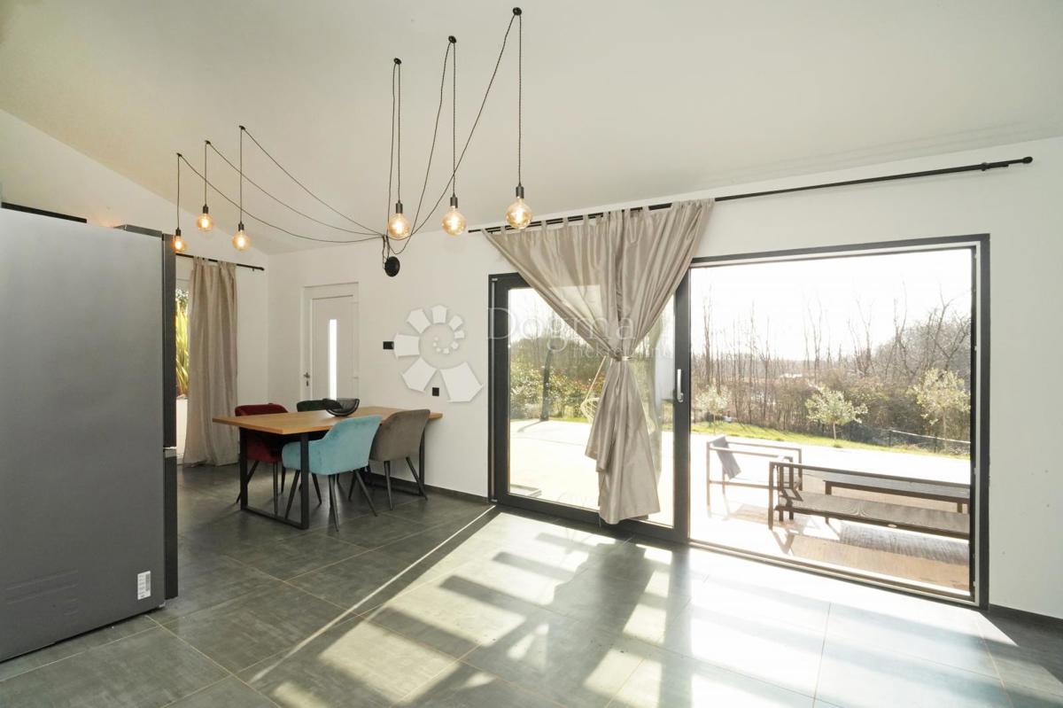 Hiša Višnjan, 66m2