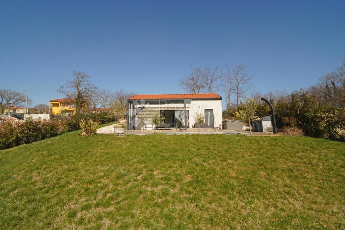 Hiša Višnjan, 66m2