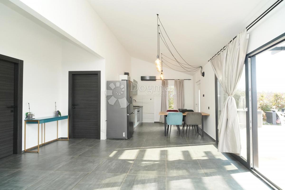 Hiša Višnjan, 66m2