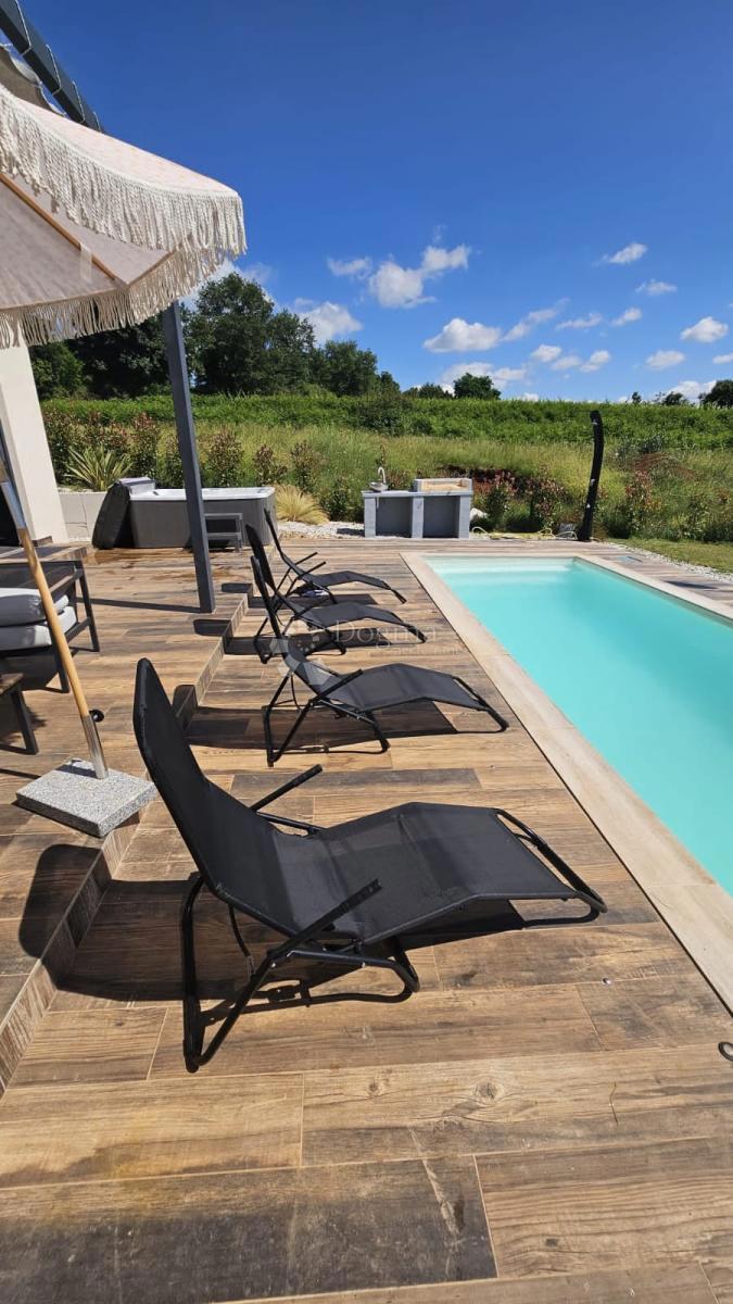 Hiša Višnjan, 66m2