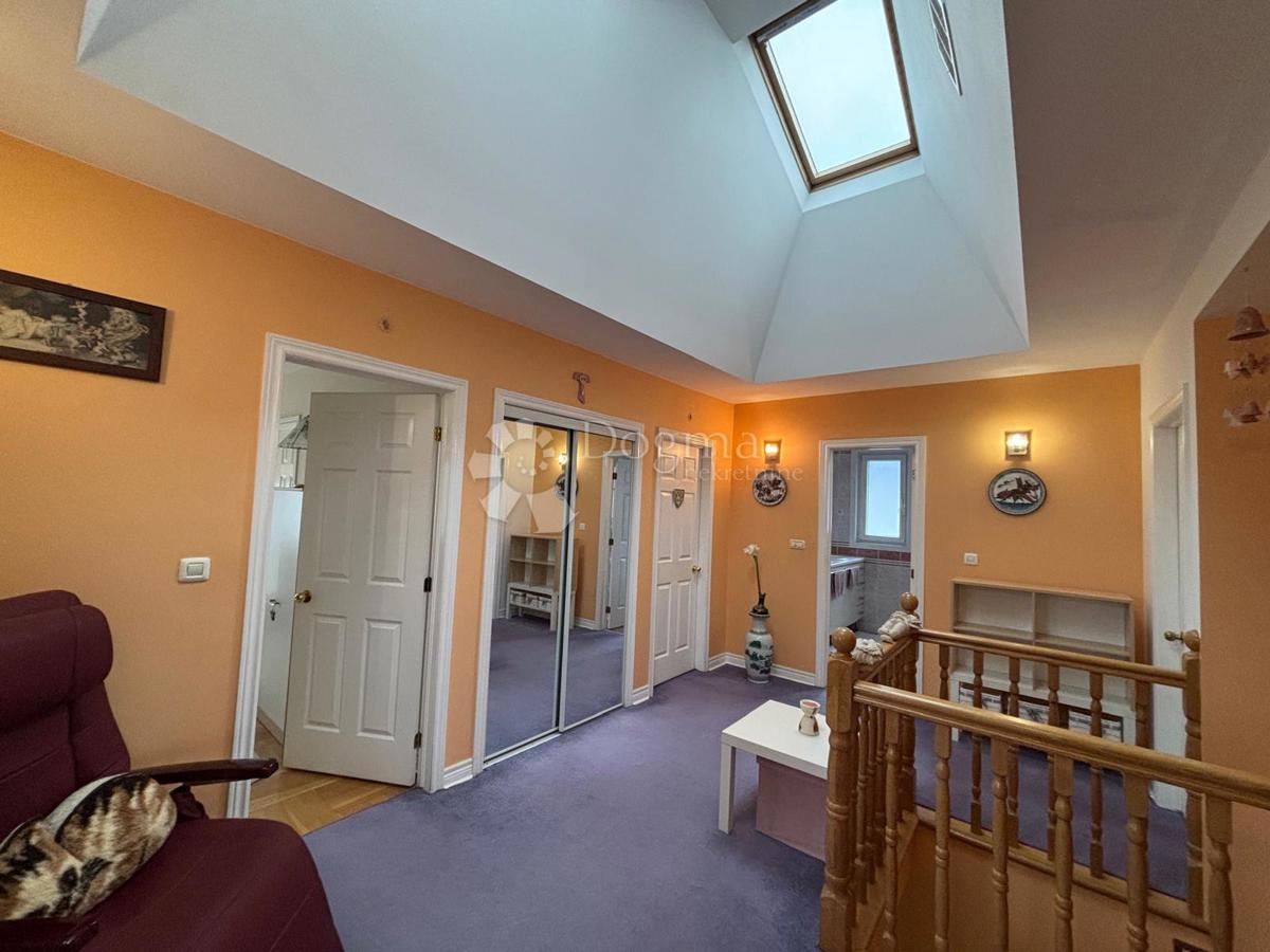 Hiša Novi Dvori, Zaprešić, 200m2