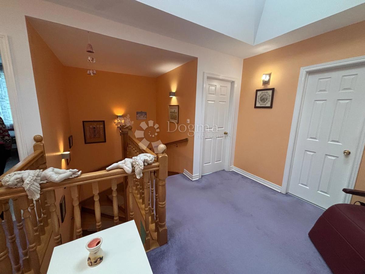 Hiša Novi Dvori, Zaprešić, 200m2