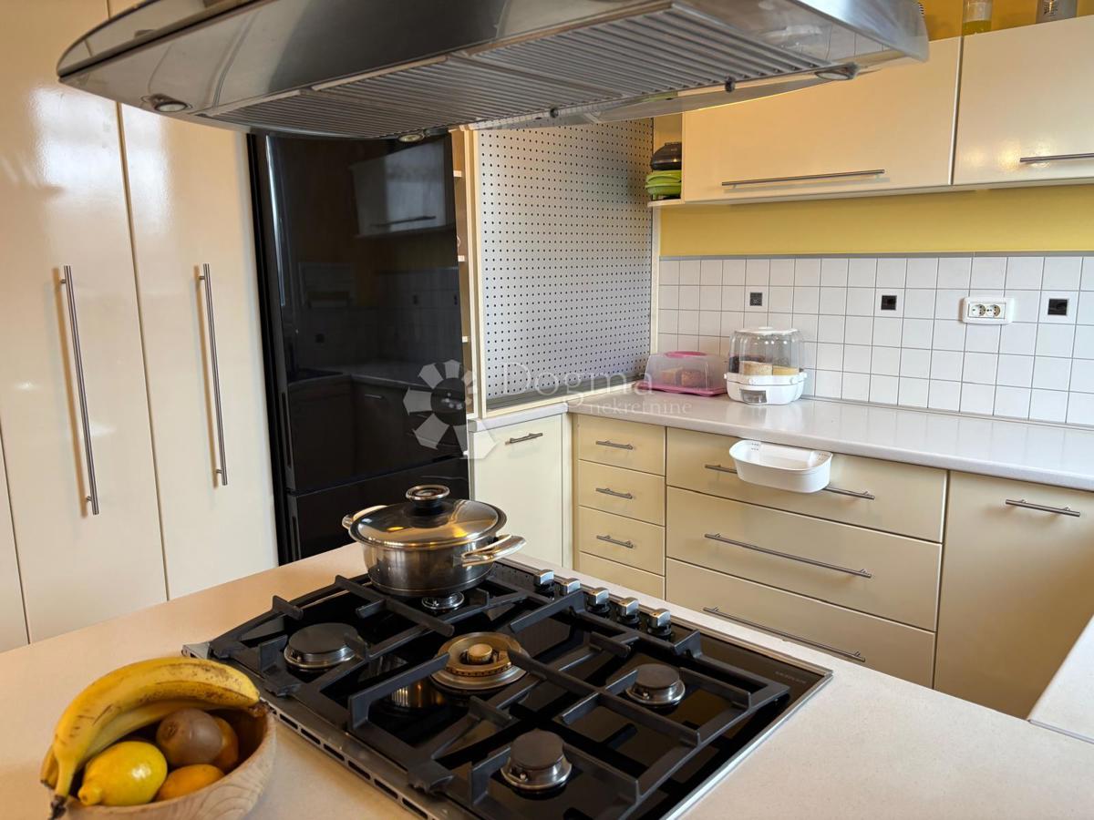 Hiša Novi Dvori, Zaprešić, 200m2