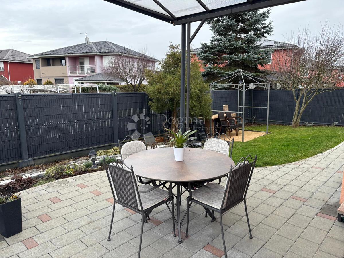 Hiša Novi Dvori, Zaprešić, 200m2