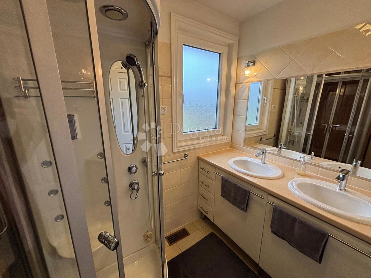 Hiša Novi Dvori, Zaprešić, 200m2