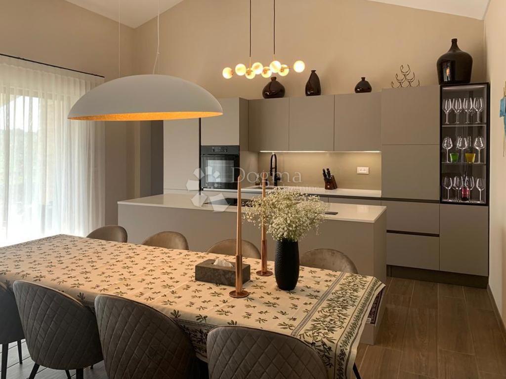 Hiša Karigador, Brtonigla, 185m2