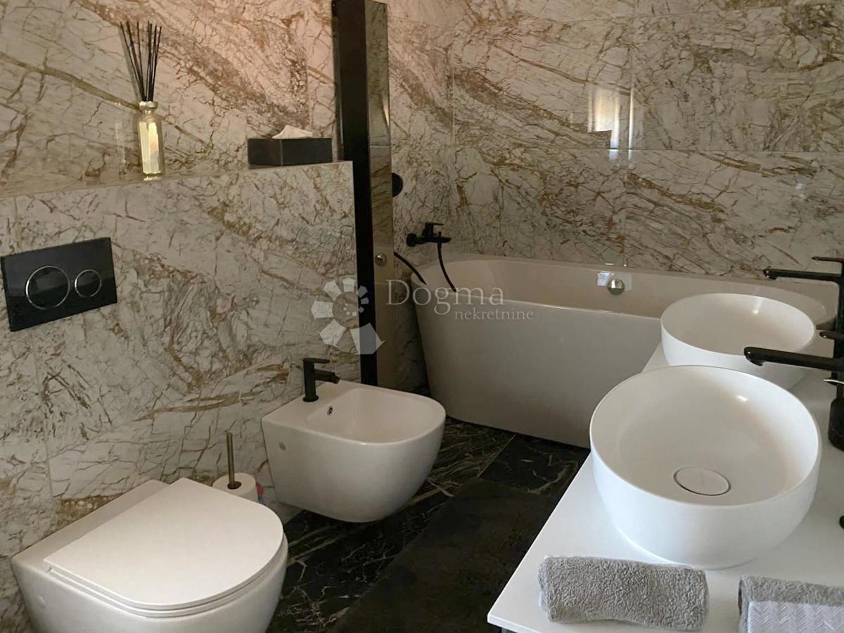 Hiša Karigador, Brtonigla, 185m2